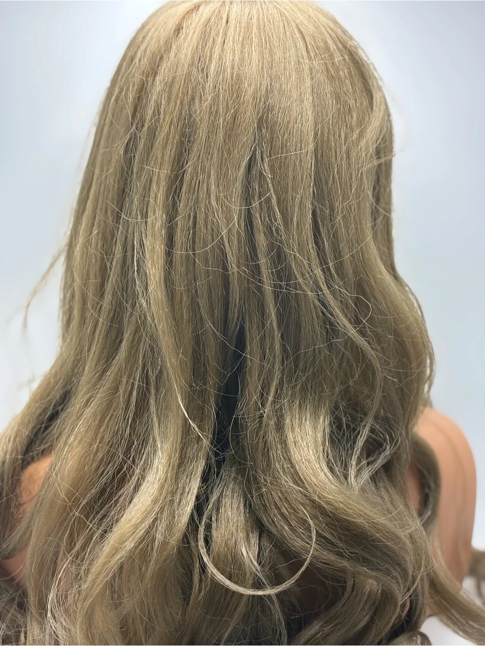 Long Wavy Women's Wig in Honey Blonde - Natural Look. Synthetic